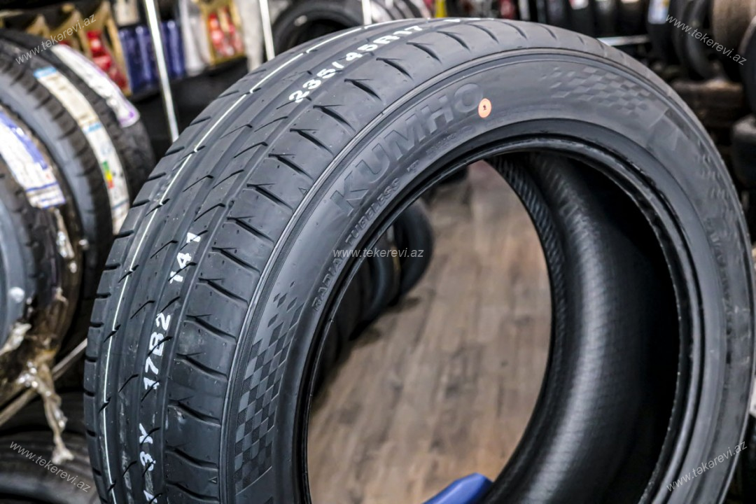 Kumho 235/45 R17 - Yay təkəri
