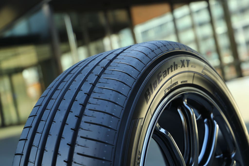 Yokohama 215/60 R17 - Yay təkəri