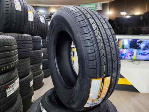 Centara Grand Tourer H/T 265/65 R17