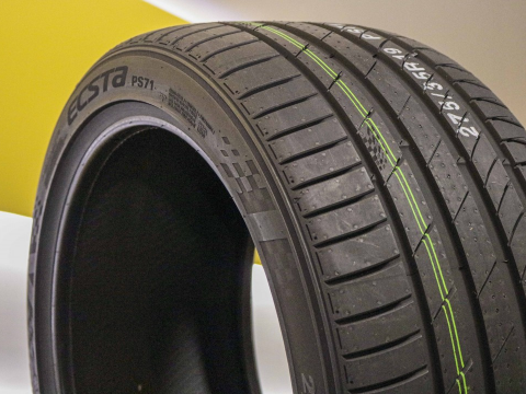 Kumho Ecsta PS71 275/35 R19