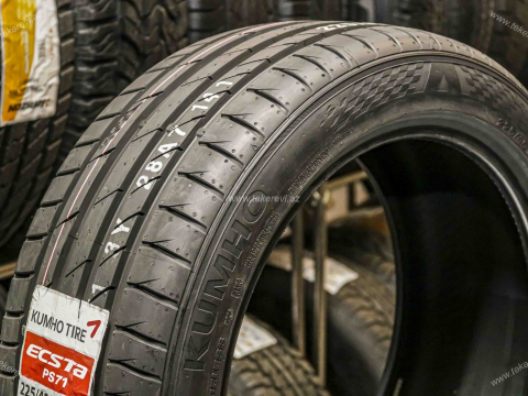 Kumho  Ecsta PS71 225/45 R17 - Yay təkəri