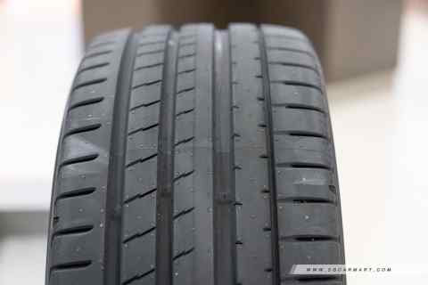 Yokohama ADVAN Sport V107 285/40 R22