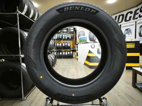 Dunlop SPORT MAXX LUX 225/60 R18