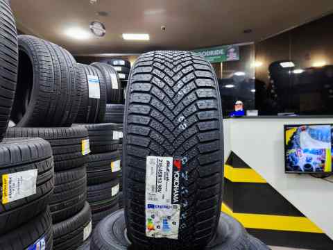 Yokohama BluEarth Winter V906 235/45 R18 - Qış təkəri