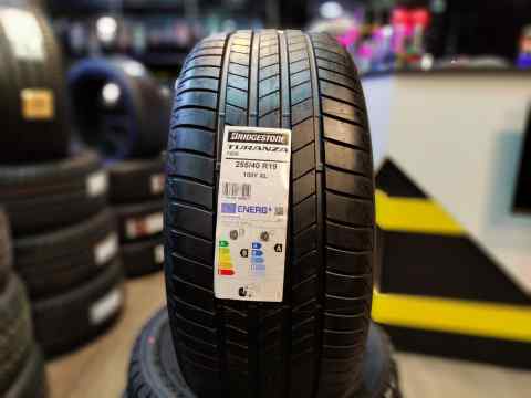 Bridgestone Turanza T005' 255/40 R19 - Yay təkəri