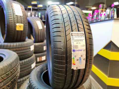 Bridgestone Turanza T005' 245/40 R19 - Yay təkəri