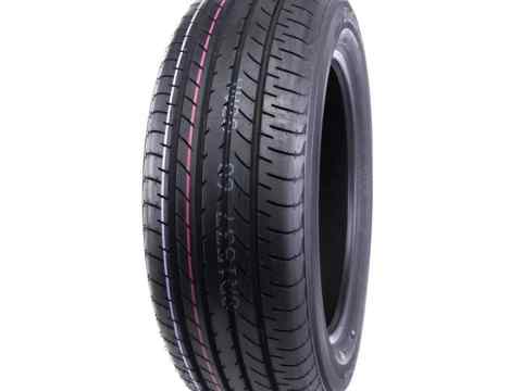Yokohama BluEarth E51 265/35 R18