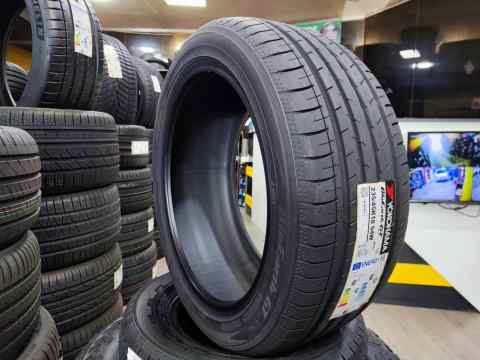 Yokohama BluEarth-GT AE51 235/45 R18