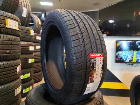 ROADX U-11 235/45 R18