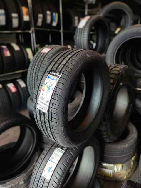 Good Year EAGLE SPORT 4SEASONS 215/55 R17