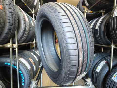 LASSA REVOLA 215/55 R17
