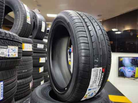 Yokohama  Bluearth ES32 J  215/45 R17 - Yay təkəri