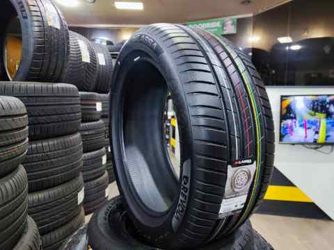 LASSA REVOLA 245/45 R18