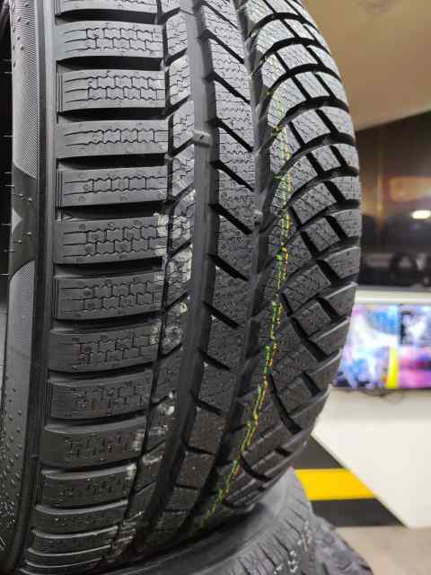 Kumho Wintercraft WP72 235/45 R18 - Qış təkəri