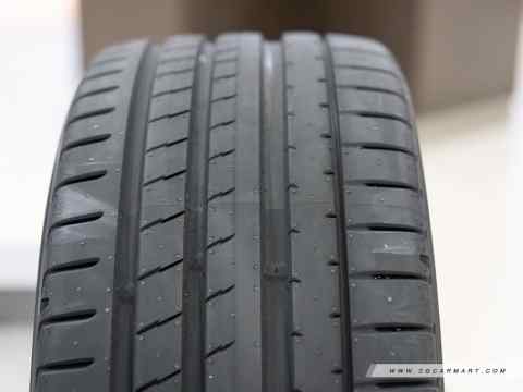 Yokohama ADVAN Sport V107 255/35 R19