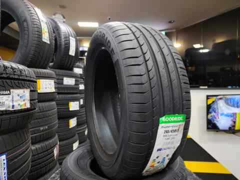 GoodRide Z-107 245/45 R17