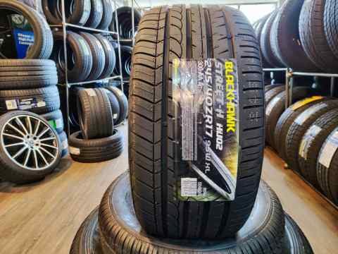 BLACKHAWK STREET-H HU02 245/40 R17