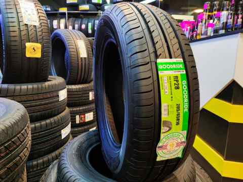 GoodRide RP 28  205/65 R16