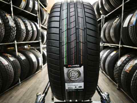 LASSA REVOLA 235/45 R18