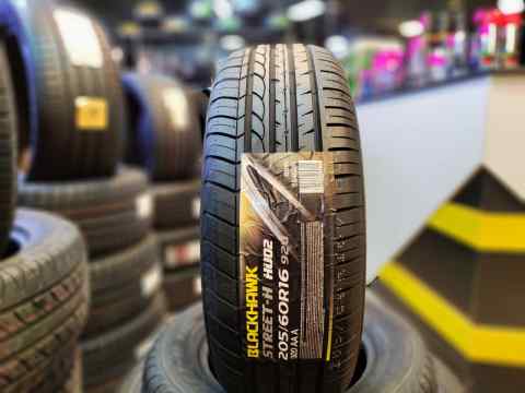 BLACKHAWK STREET-H HU02 205/60 R16