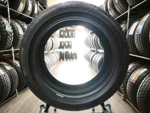 LASSA REVOLA 235/45 R18