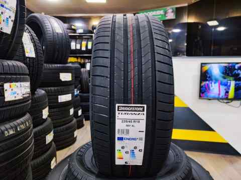 Bridgestone TURANZA 6 235/45 R18