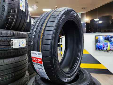 Kumho Ecsta PS71 235/45 R18 - Yay təkəri