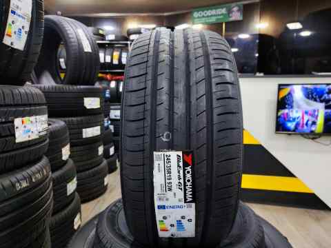Yokohama BluEarth-GT AE51 245/35 R19