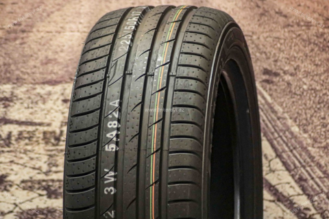 Marshal (By Kumho) MU12 215/50 R17