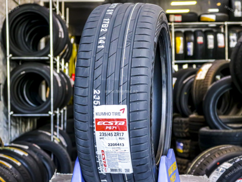 Kumho Ecsta PS71 235/45 R17