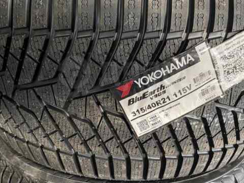 Yokohama  BluEarth Winter V905 325/40 R21