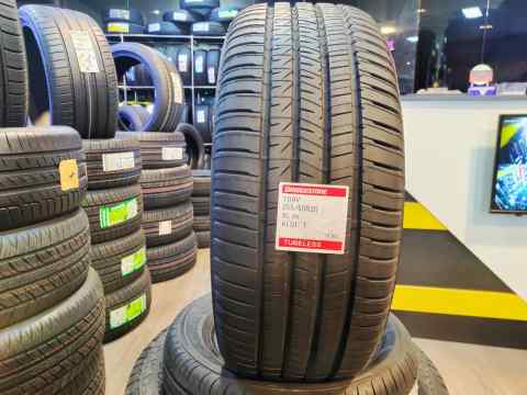 Bridgestone Alenza 001 255/50 R20