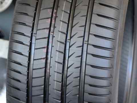 Bridgestone Alenza 001 225/60 R18 - Yay təkəri