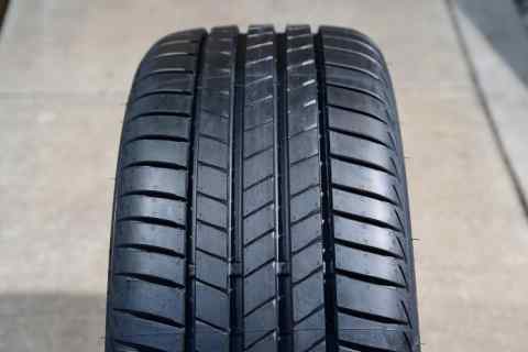 Bridgestone Turanza T005' 225/40 R19 - Yay təkəri