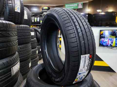 Yokohama BluEarth-GT AE51 205/55 R16