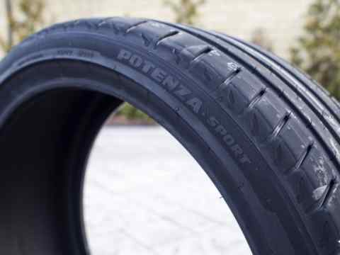 Bridgestone Potenza Sport 275/35 R20 - Yay təkəri