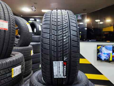 Yokohama AVID Ascend GT 235/45 R18