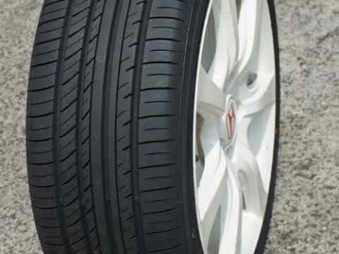 Yokohama Advan dB V552 275/45 R20