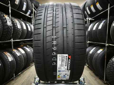 Yokohama ADVAN Sport V107 315/35 R21
