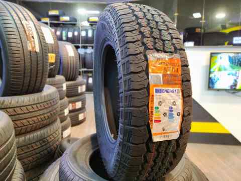 TRACMAX  X-PRIVILO AT01 215/70 R16