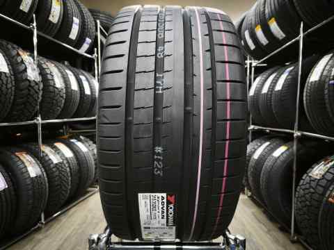 Yokohama ADVAN Sport V107 315/35 R22