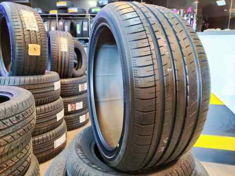 Yokohama  BluEarth-GT AE51 245/35 R19