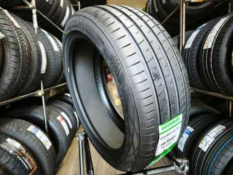 GoodRide Solmax 1 245/45 R20