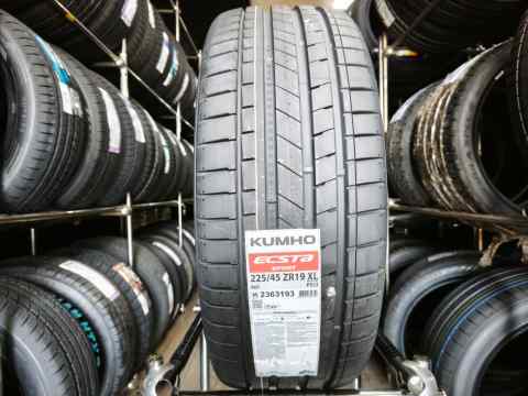 Kumho ECSTA SPORT PS72 225/45 R19
